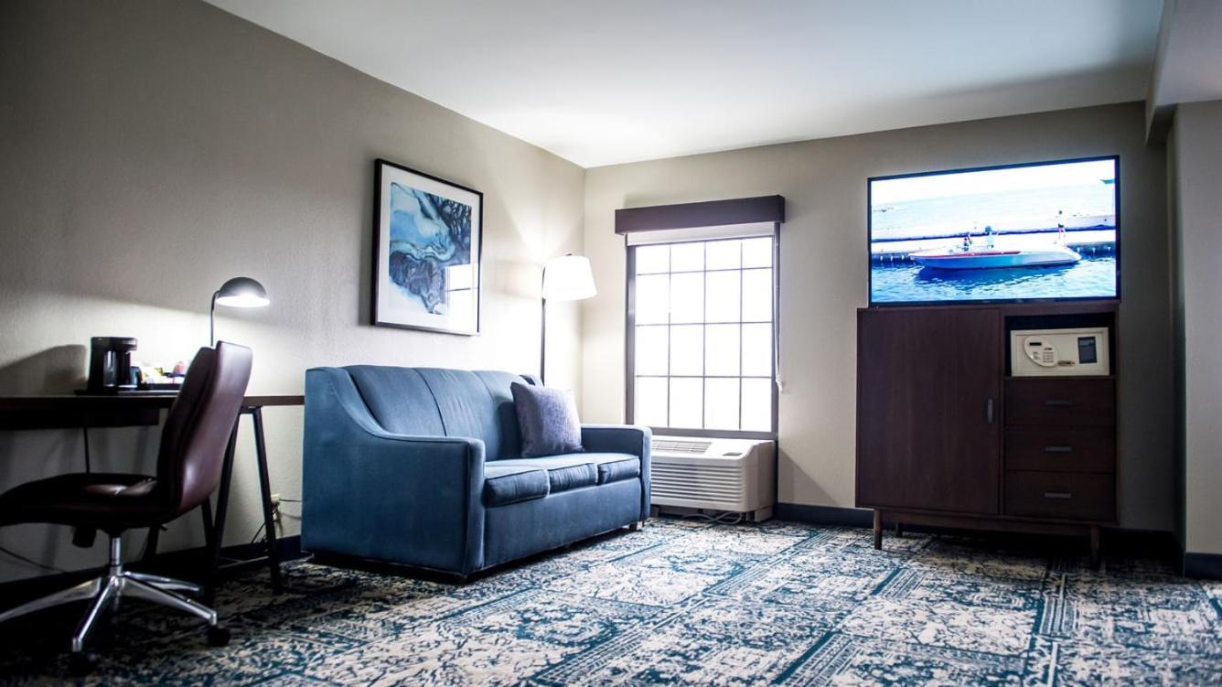 Отель Four Points By Sheraton Greensboro Airport Экстерьер фото