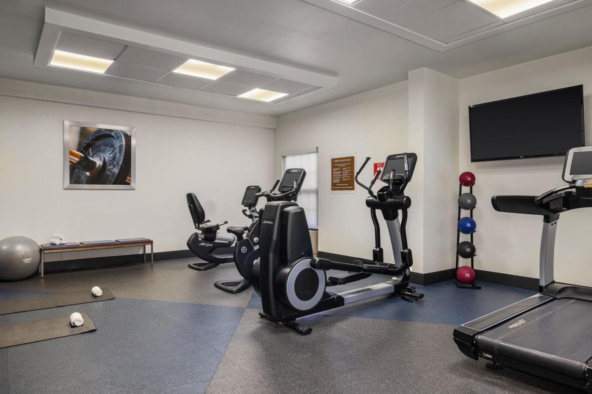 Four Points By Sheraton Greensboro Airport Экстерьер фото