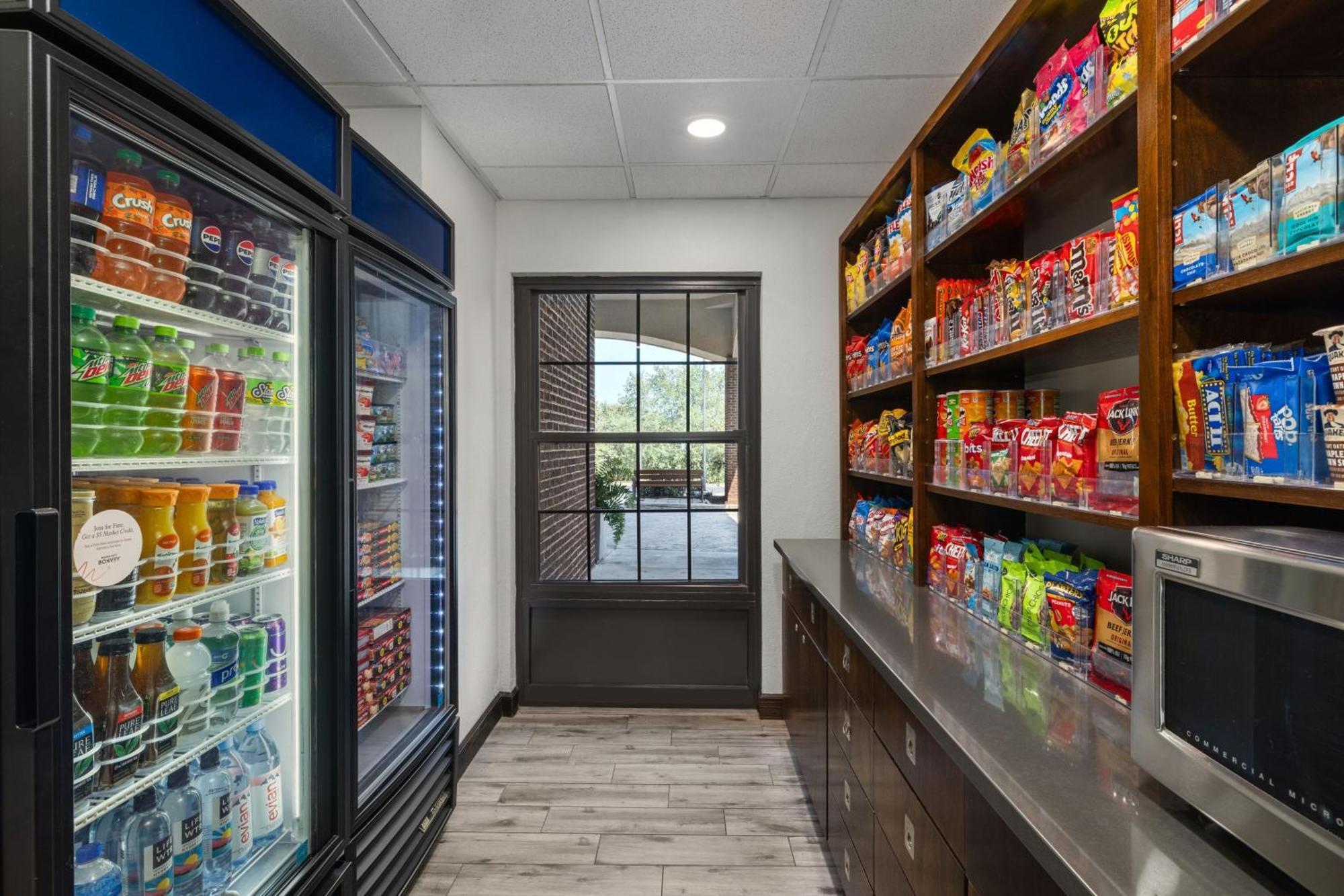 Four Points By Sheraton Greensboro Airport Экстерьер фото