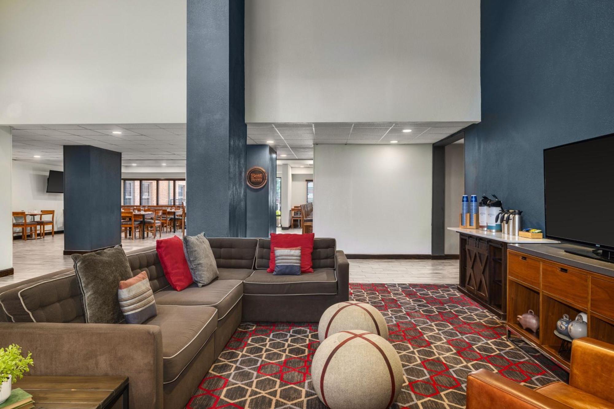 Four Points By Sheraton Greensboro Airport Экстерьер фото