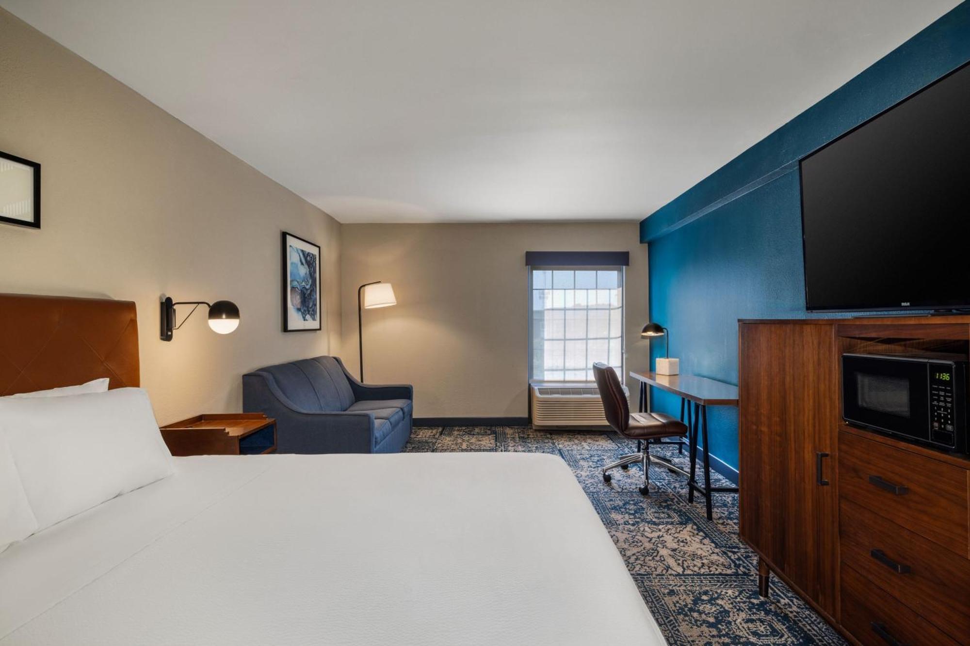 Four Points By Sheraton Greensboro Airport Экстерьер фото