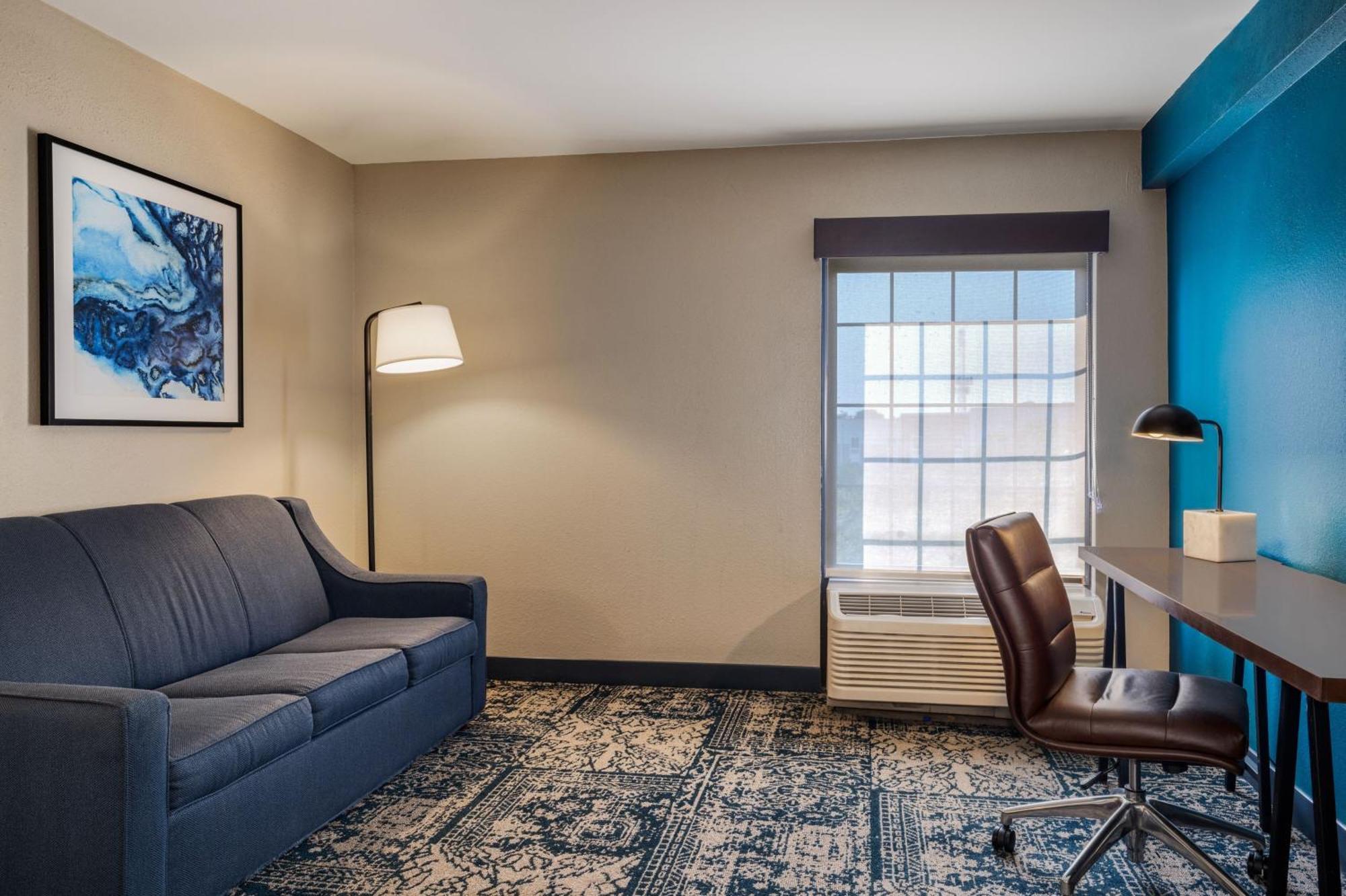 Four Points By Sheraton Greensboro Airport Экстерьер фото