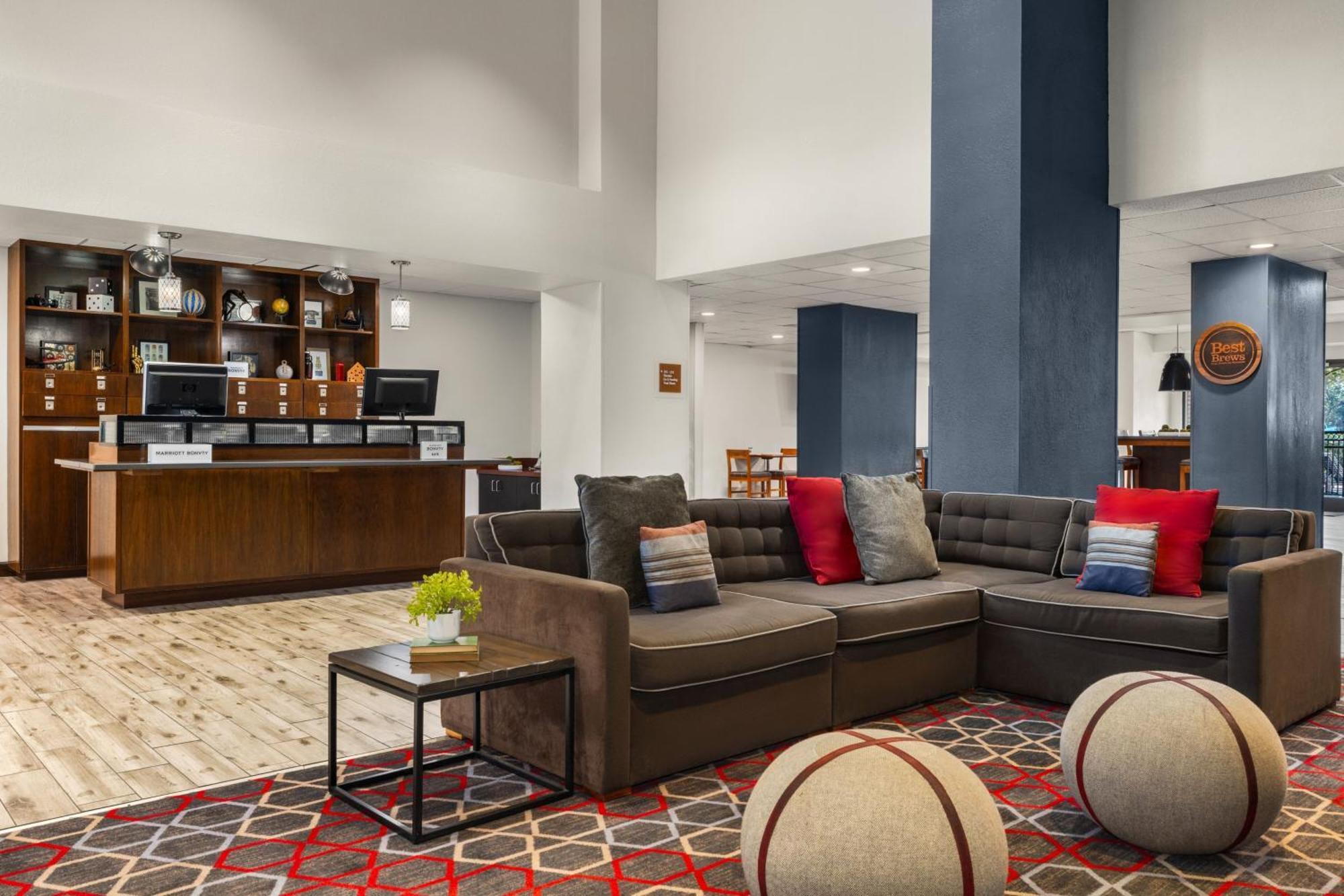 Four Points By Sheraton Greensboro Airport Экстерьер фото