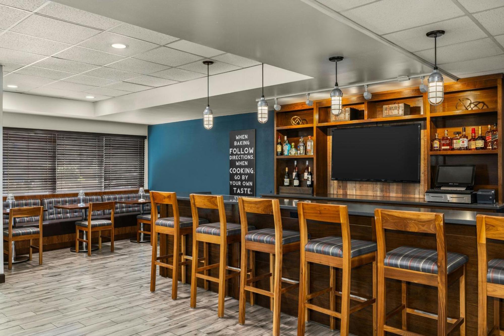Four Points By Sheraton Greensboro Airport Экстерьер фото
